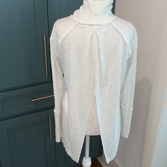 EUC We the Free Free People Split Back Turtleneck in Ivory - Picture 3 of 6